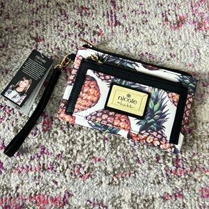 NWT Nicole by Nicole Miller pineapple clutch wristlet